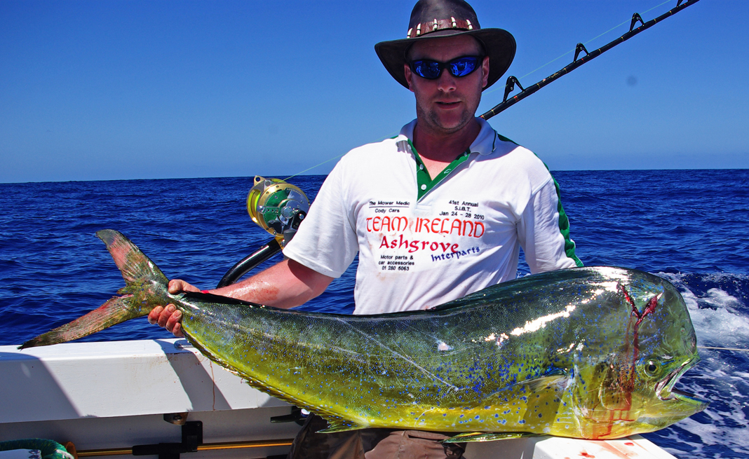 Scott kerrigan took this great shot of Brian Stapleton's boat record 47lb dorado SIBT 2010